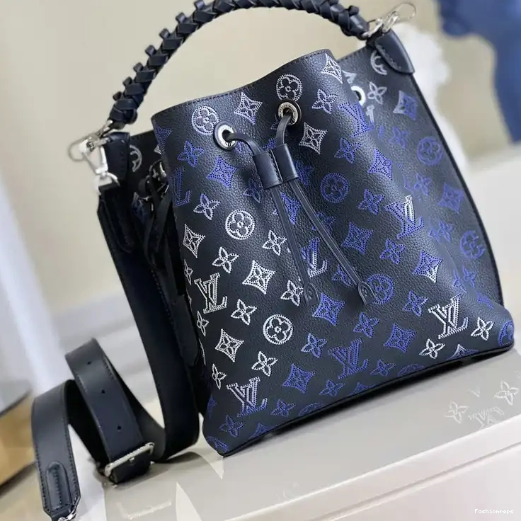 Fashionrepsfam ru LV 2111YA0036 Bags 0824
